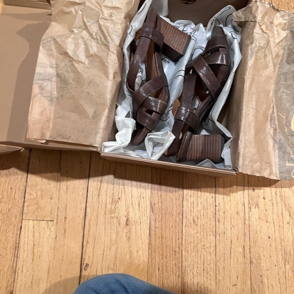 Bussola NWOT Women 3” Heel Brown Open Tow Sandals - Size 38 - Picture 8 of 15